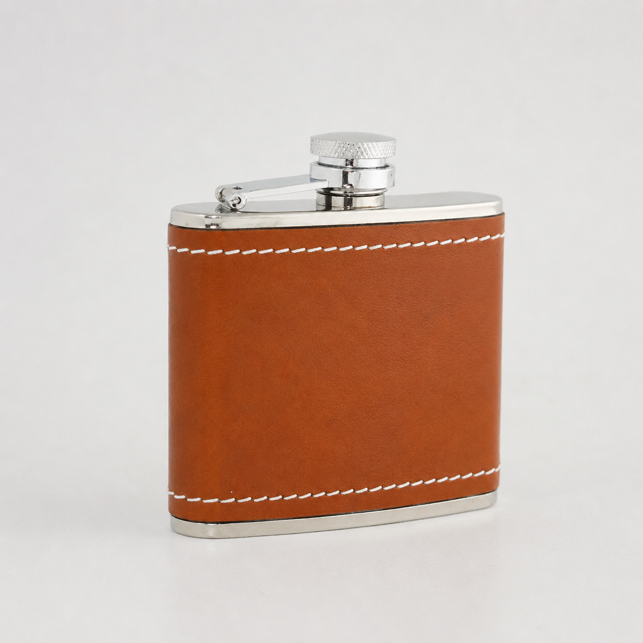 Edelstahl- Flachmann 4 oz mit braunem Lederbezug